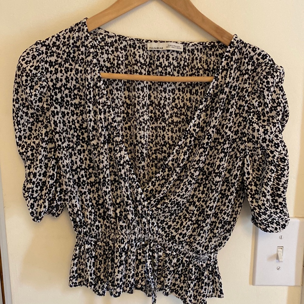 Pull and bear peplum top